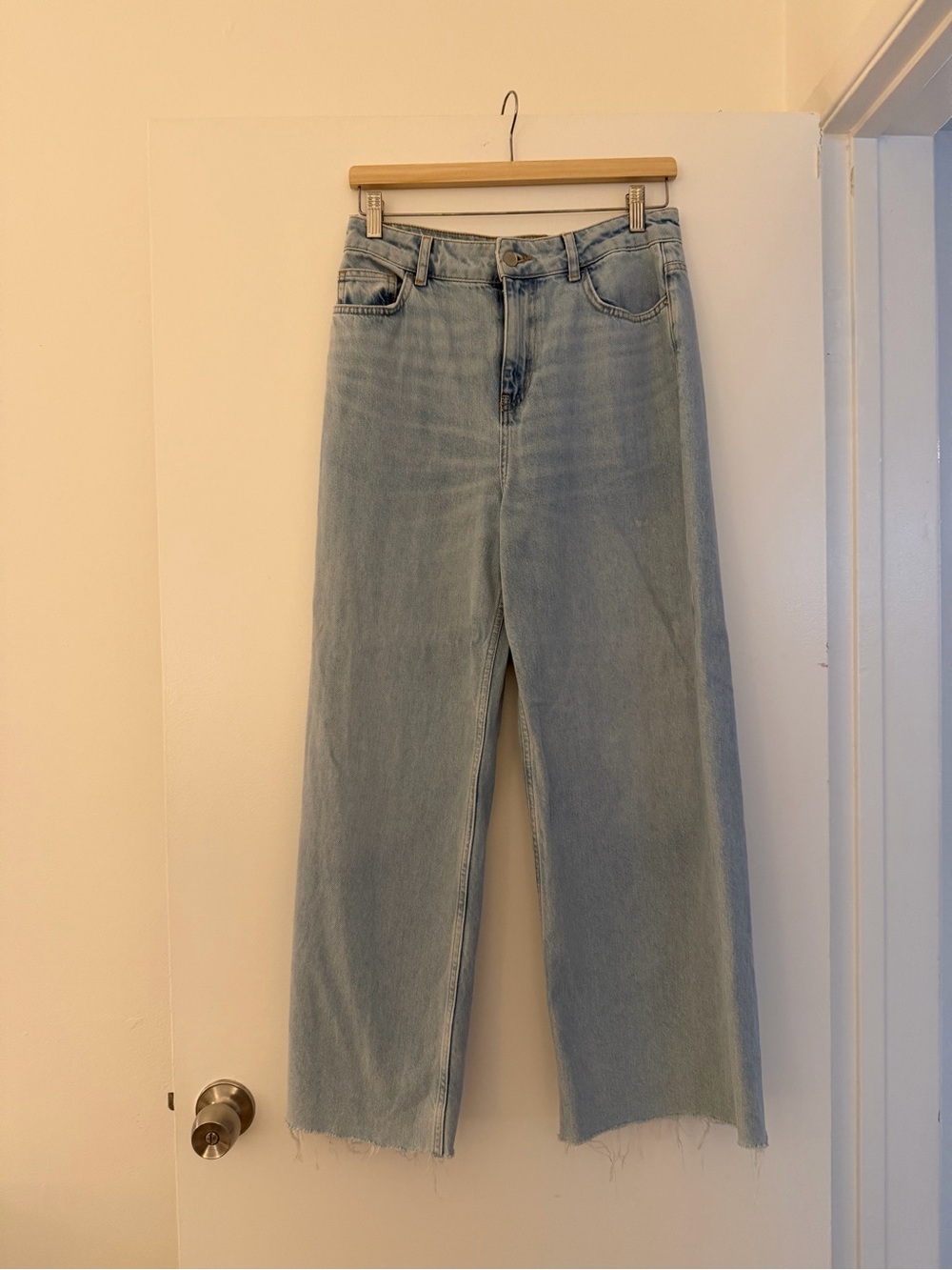 Light Wash High-Rise Women's Jeans